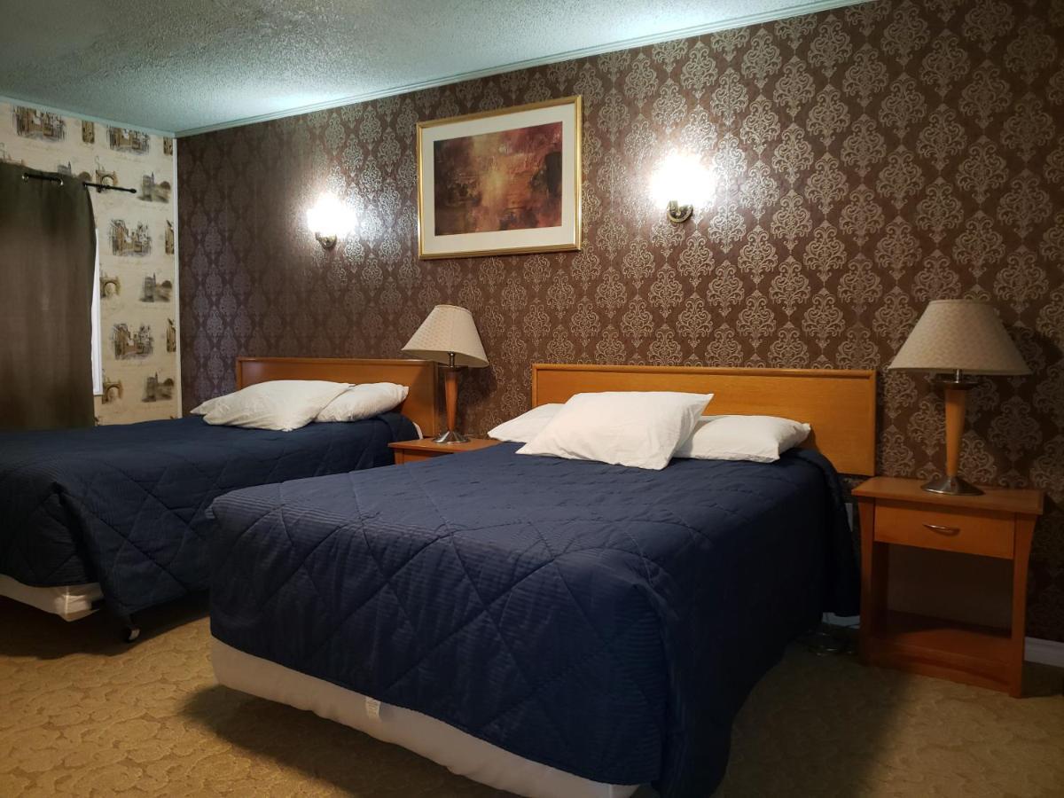 Neepawa Motel Bagian luar foto