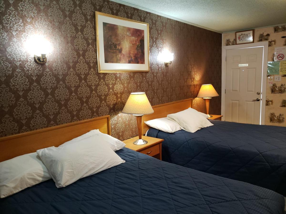 Neepawa Motel Bagian luar foto